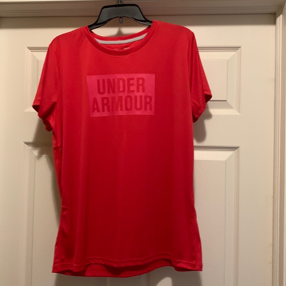 Like New - Under Armour Womens t-shirt - XL
